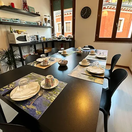 Casa Di Lucia 2* فيرونا
