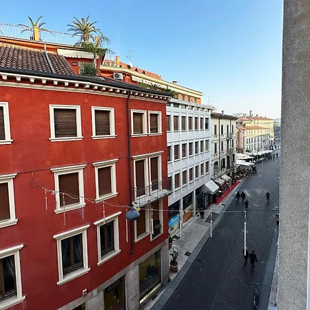 Casa Di Lucia 2* فيرونا