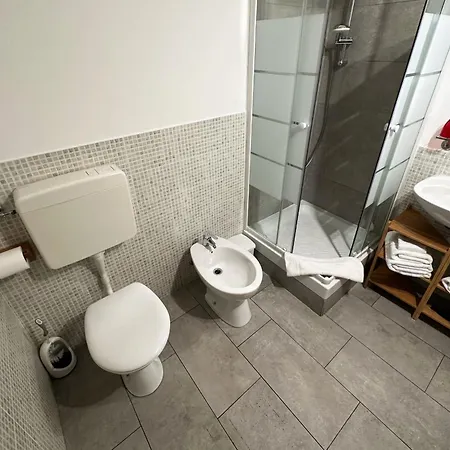 Casa Di Lucia 2* فيرونا